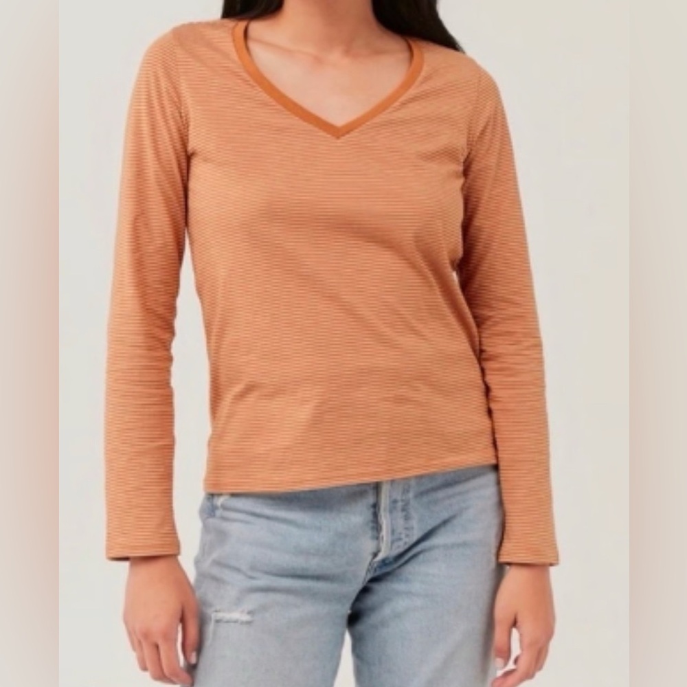 Pact Softspun 100% organic cotton orange and white striped v-neck size small